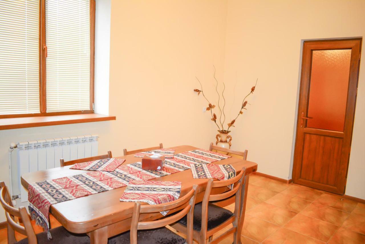 Guest House Nataly Yeghegnadzor Exterior photo